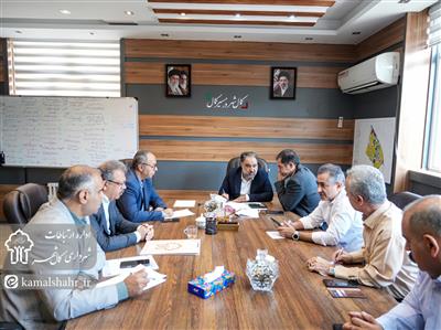 از مطالبه شهروندان تا پیگیری مدیریت شهری؛ مشكلات برق كمال‌شهر بررسی شد